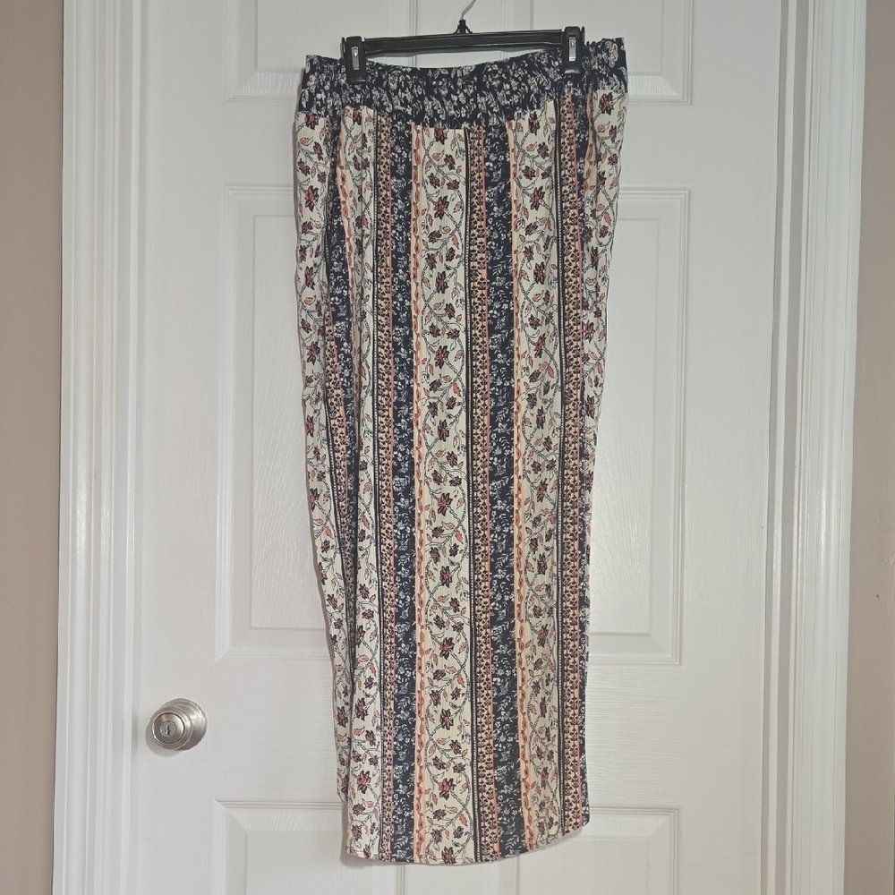 Maurices Navy Cream Floral High Low Tulip Hem Maxi Skirt Size XL - Picture 7 of 7
